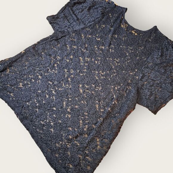 🌼4/$30 Torrid Sheer Lace Crew Neck Puff Sleeve Black Top - Picture 8 of 9